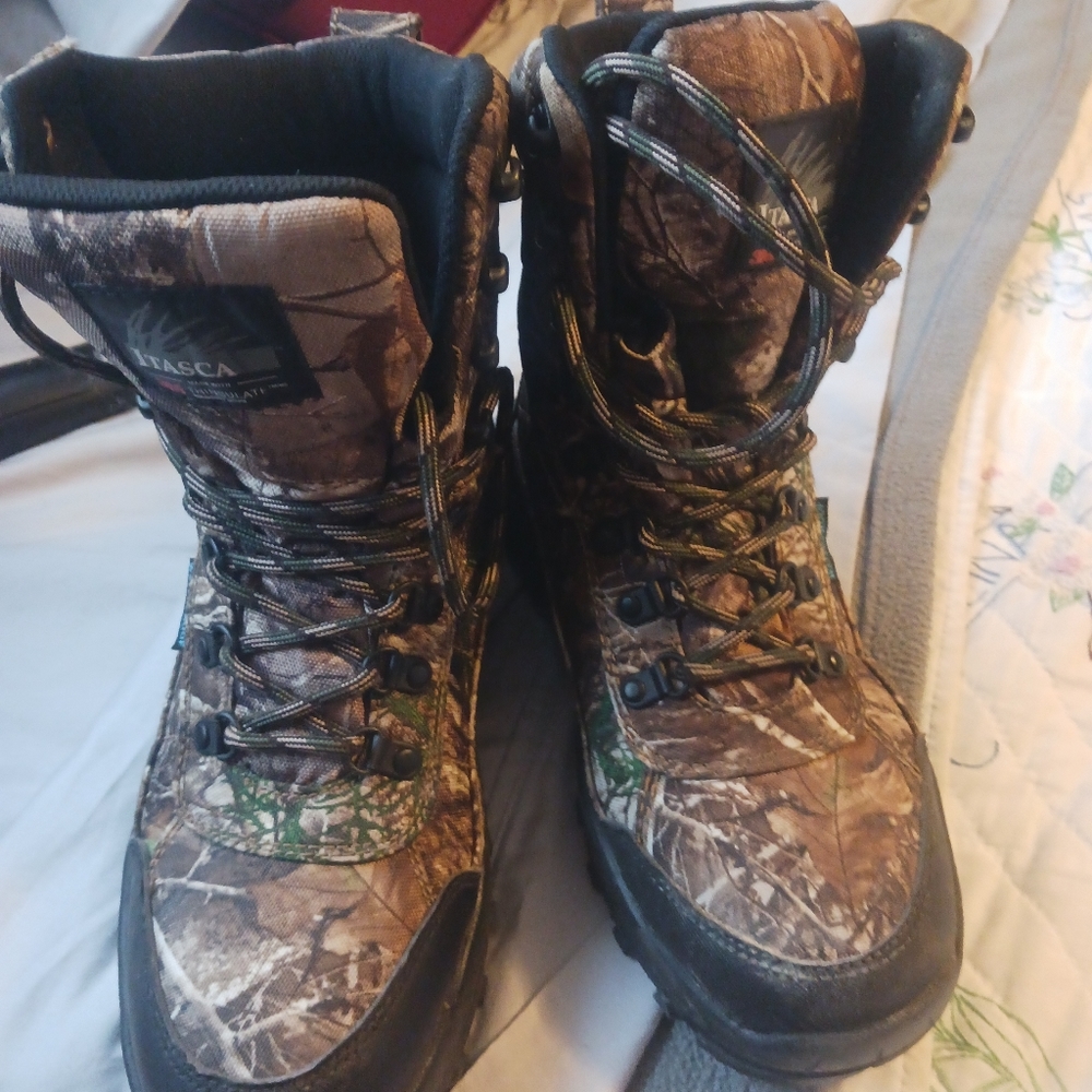 Itasca mens hunting boots.  sz  8.5